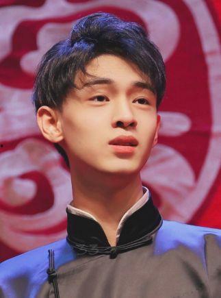 娱乐吃瓜酱秦霄贤不认字,娱乐圈的“吃瓜”瞬间